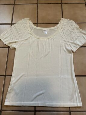 LOFT Cream Short Sleeve Scoop Neck Knit Top with Eyelet Sleeves
